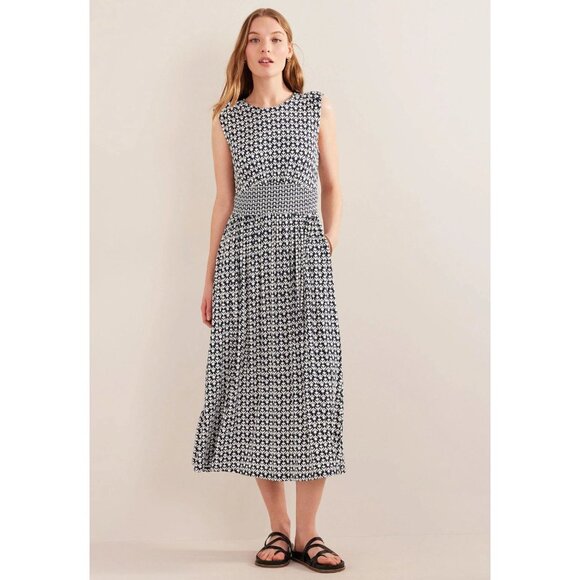 Elegant Blue and White Patterned Dress - Picture 1 of 13